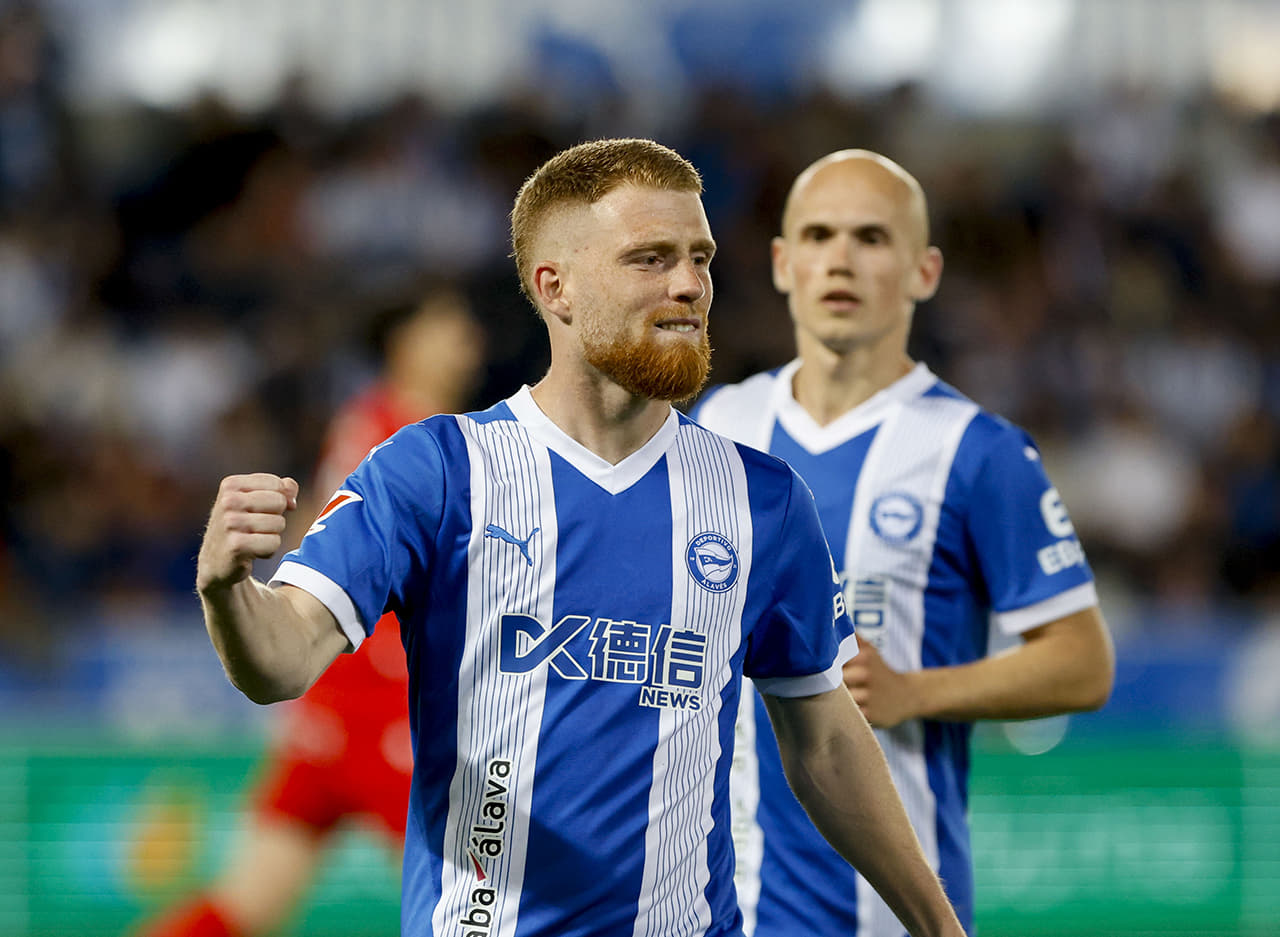 Carlos Vicente celebra una acción durante el Deportivo Alavés – CA Osasuna - Foto: LALIGA