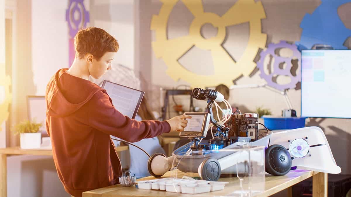 Los puestos de trabajo que la digitalización y la sostenibilidad crearán y que aún nadie conoce
