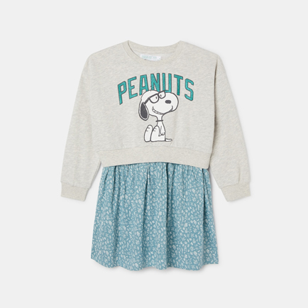 Vestido de niña manga larga.